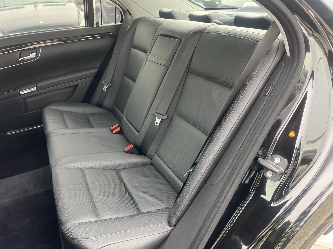 Mercedes-Benz S-Class S550 4-MATIC 2011
