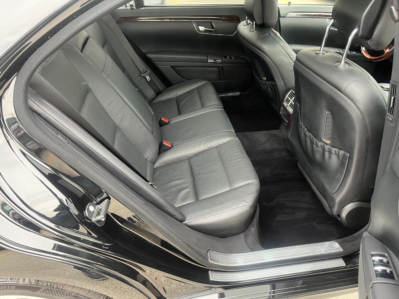 Mercedes-Benz S-Class S550 4-MATIC 2011