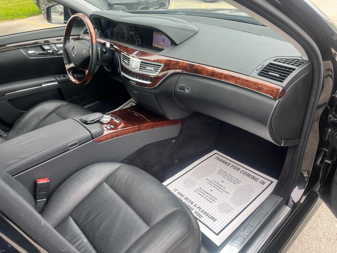 Mercedes-Benz S-Class S550 4-MATIC 2011