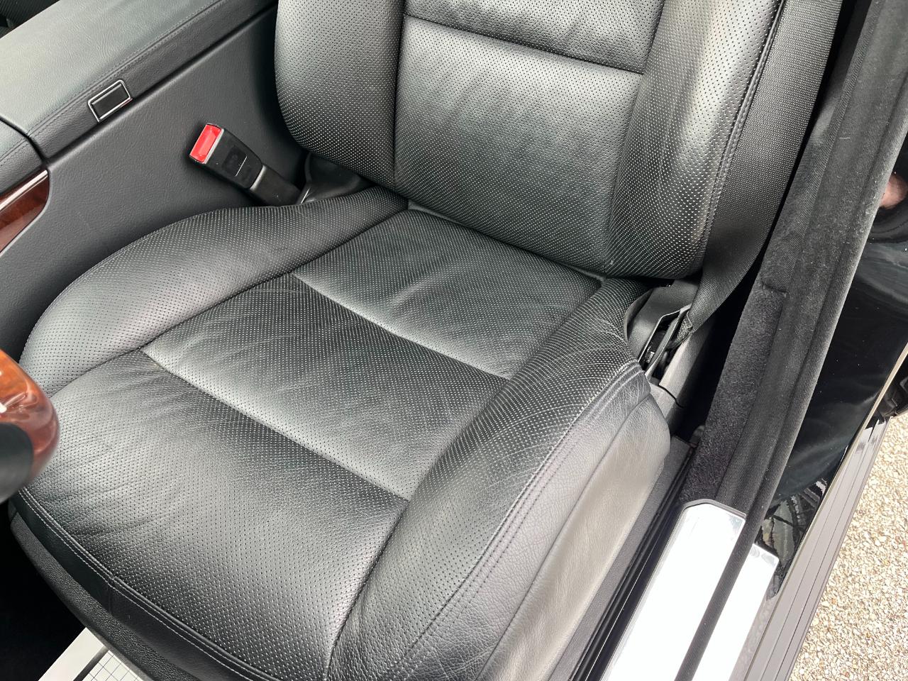 Mercedes-Benz S-Class S550 4-MATIC 2011