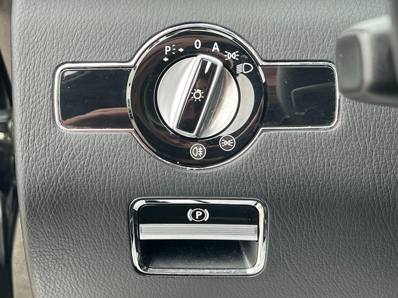 Mercedes-Benz S-Class S550 4-MATIC 2011