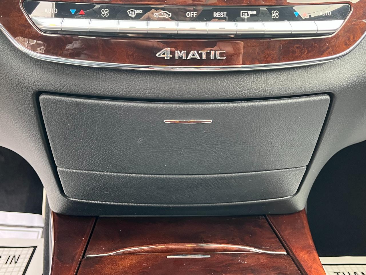 Mercedes-Benz S-Class S550 4-MATIC 2011