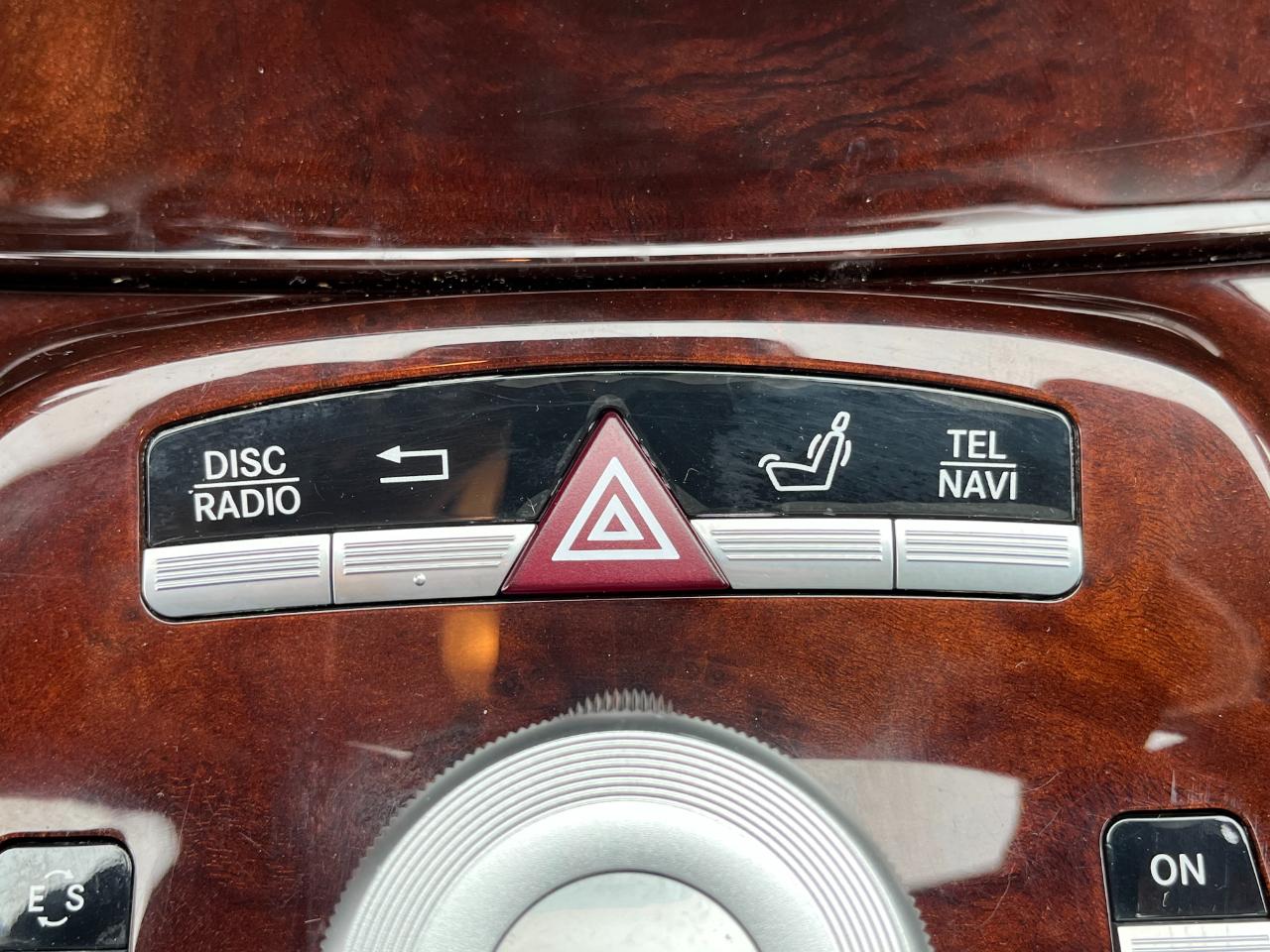 Mercedes-Benz S-Class S550 4-MATIC 2011