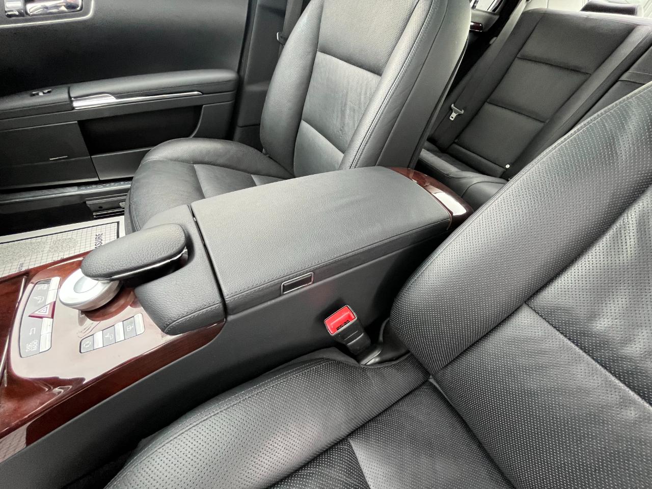 Mercedes-Benz S-Class S550 4-MATIC 2011