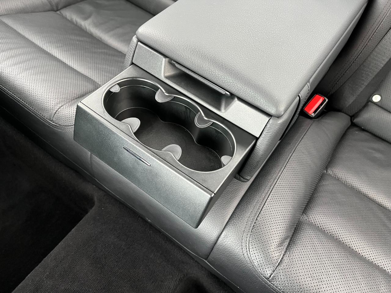 Mercedes-Benz S-Class S550 4-MATIC 2011
