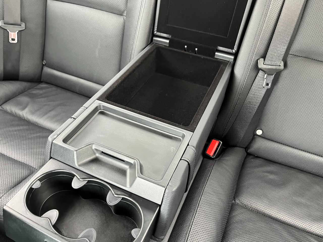 Mercedes-Benz S-Class S550 4-MATIC 2011