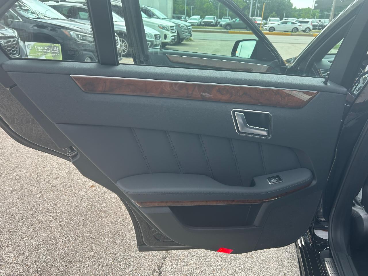 Mercedes-Benz E-Class E350 BlueTEC Sedan 2013