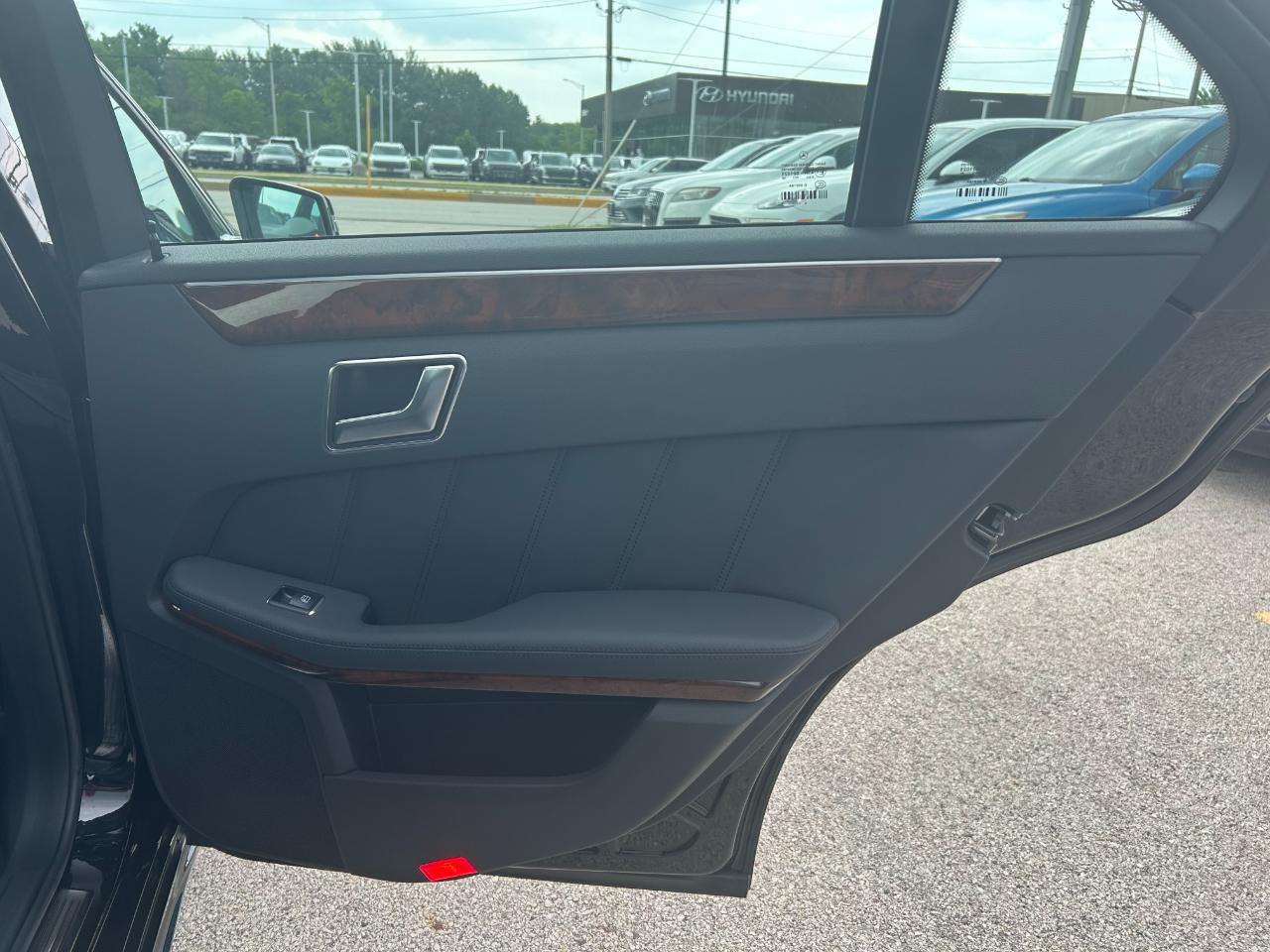 Mercedes-Benz E-Class E350 BlueTEC Sedan 2013