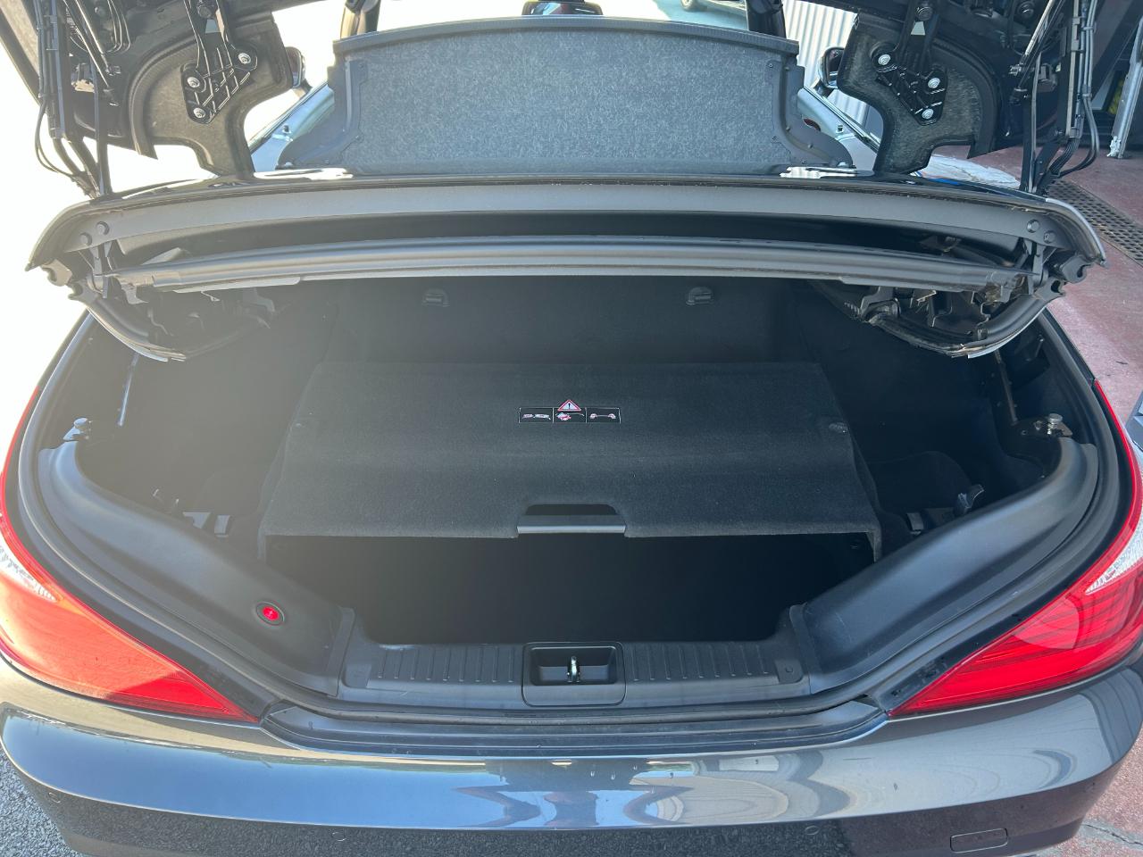 Mercedes-Benz SL-Class SL550R 2013