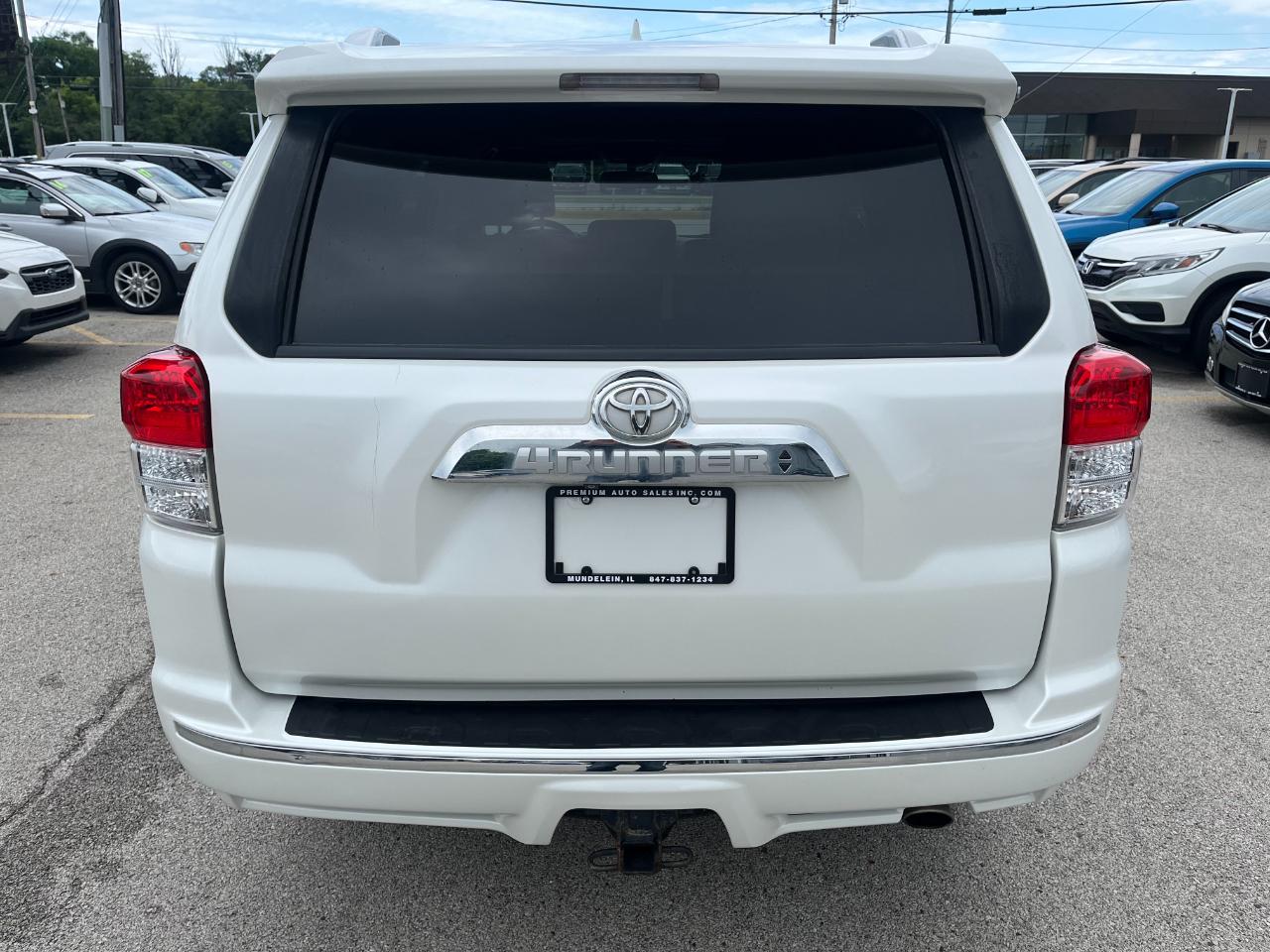 Toyota 4Runner 4WD 4dr V6 Limited (Natl) 2013