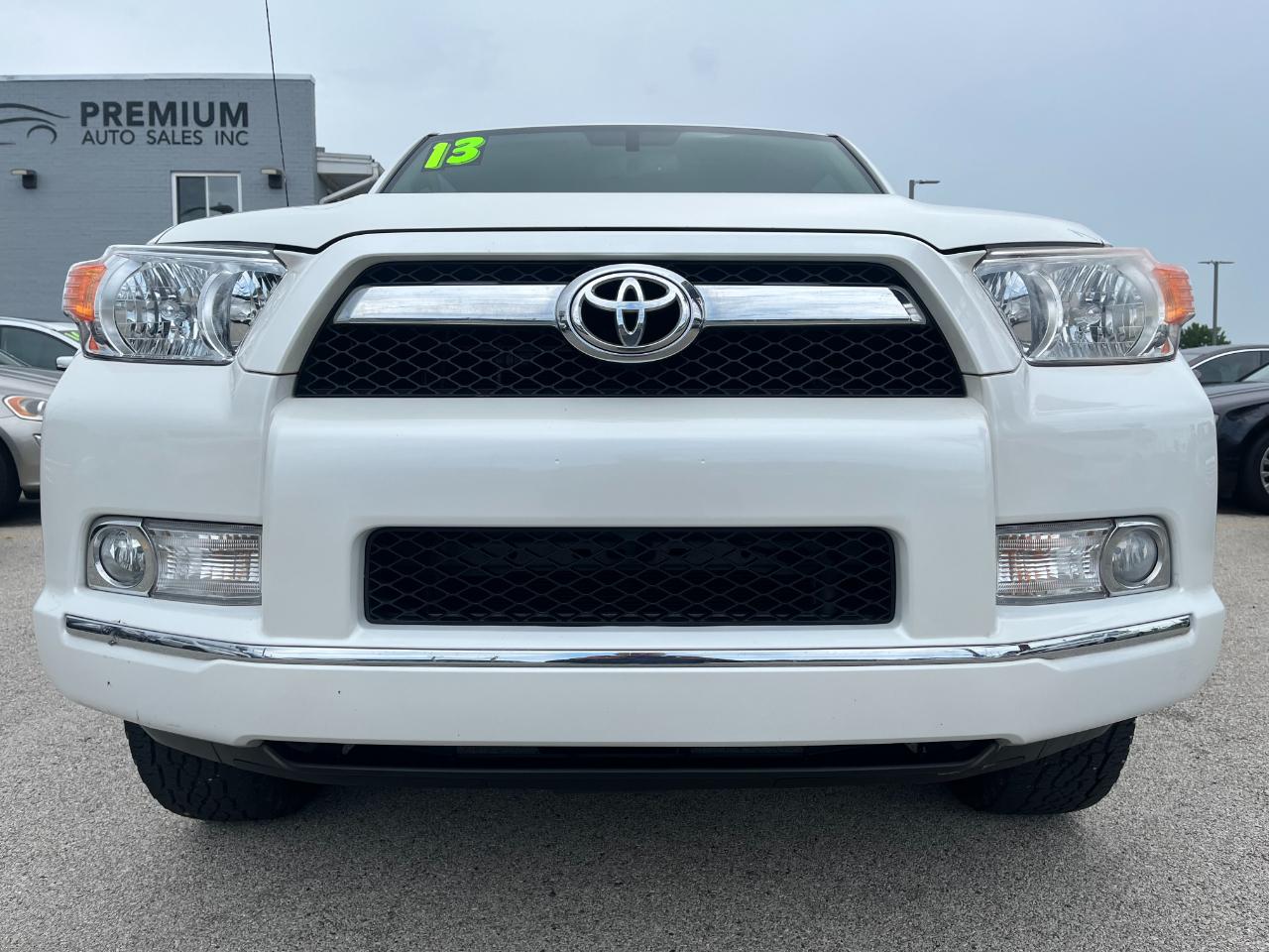 Toyota 4Runner 4WD 4dr V6 Limited (Natl) 2013