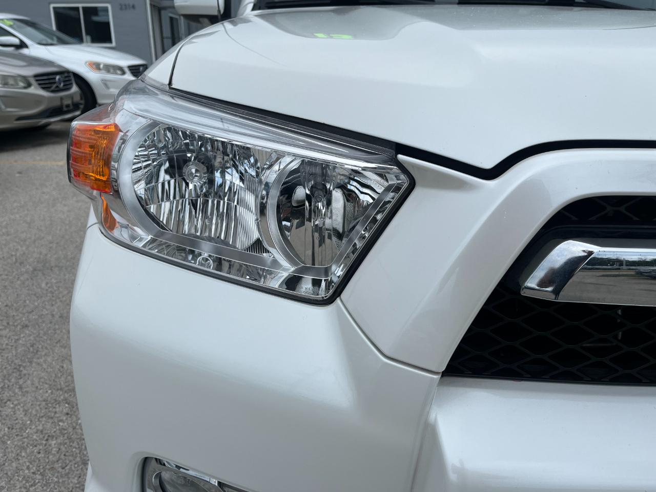Toyota 4Runner 4WD 4dr V6 Limited (Natl) 2013