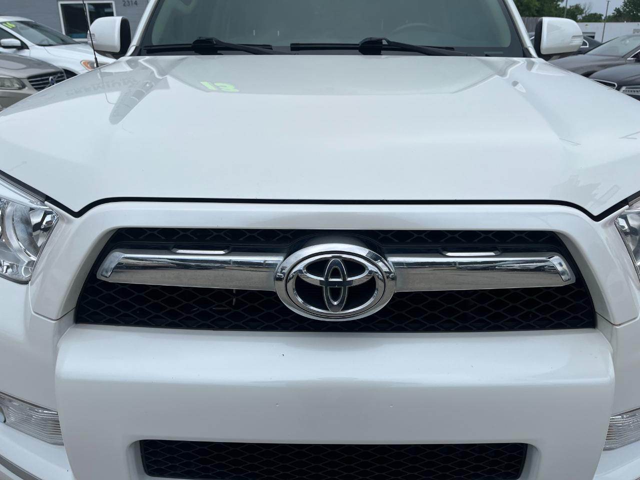 Toyota 4Runner 4WD 4dr V6 Limited (Natl) 2013