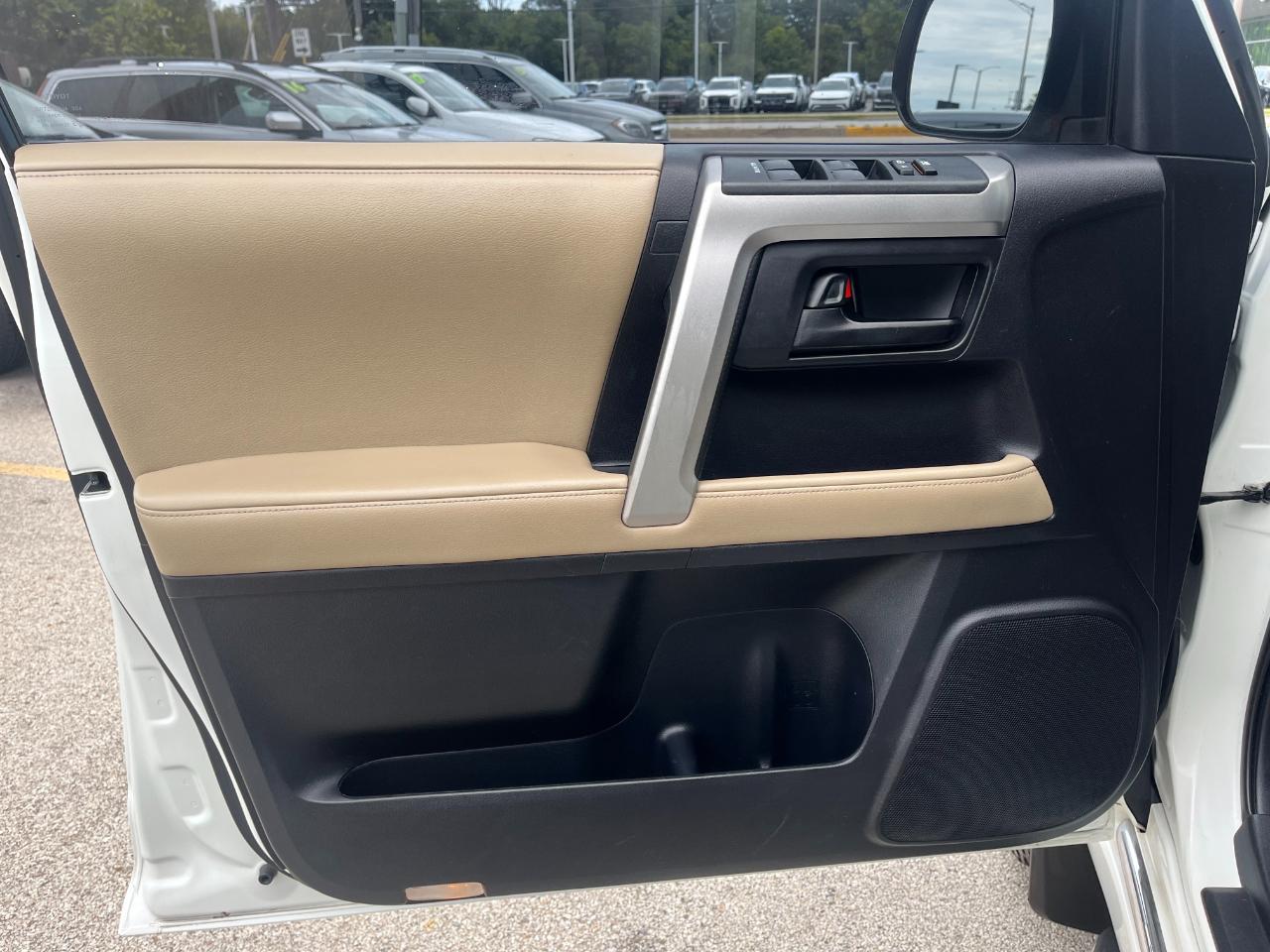 Toyota 4Runner 4WD 4dr V6 Limited (Natl) 2013
