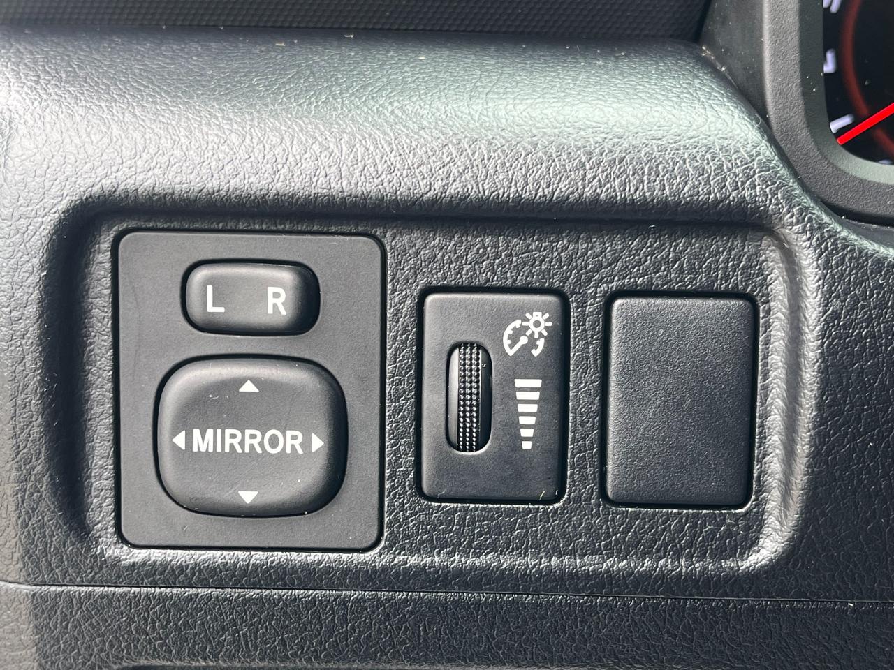 Toyota 4Runner 4WD 4dr V6 Limited (Natl) 2013