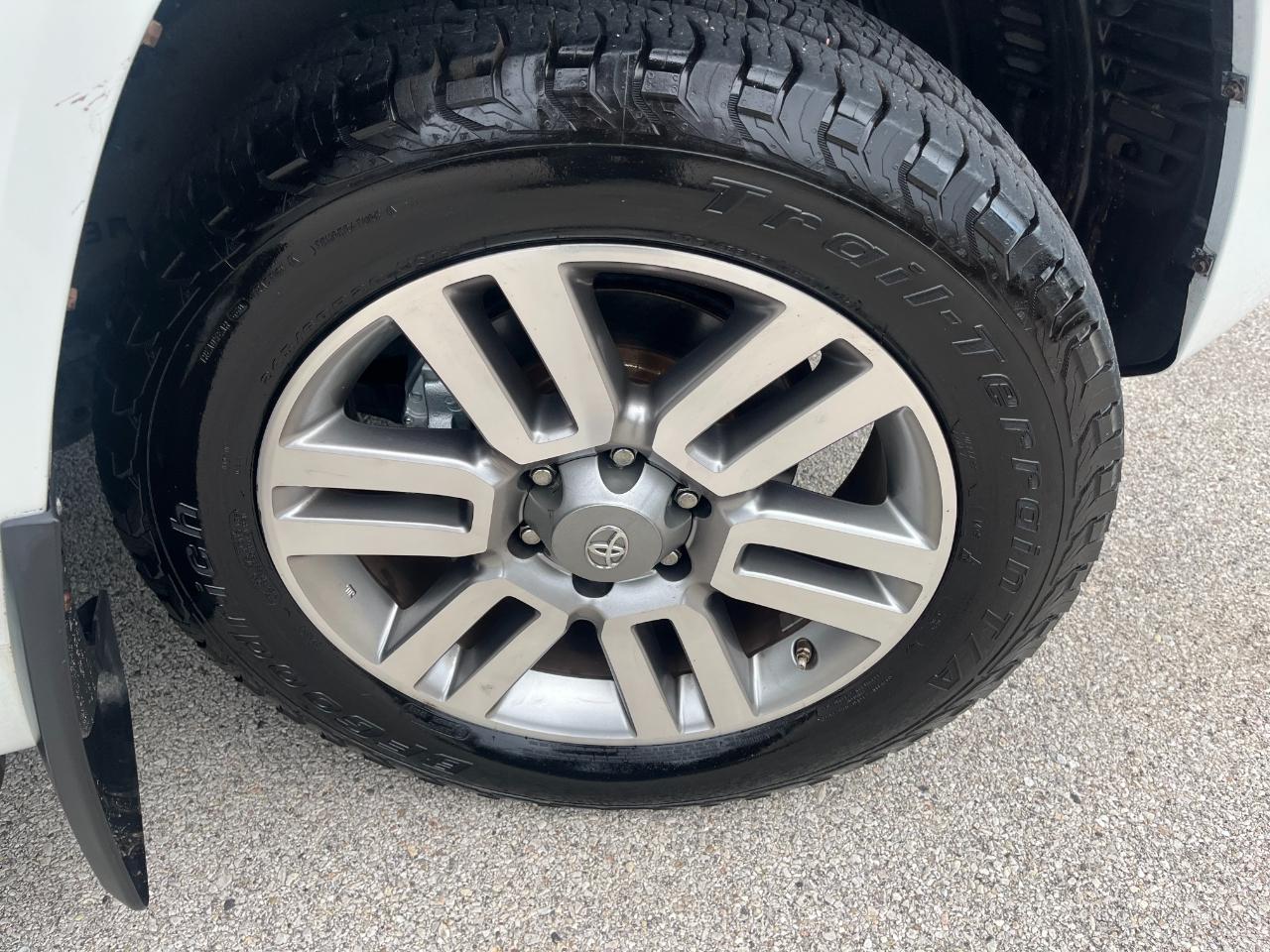 Toyota 4Runner 4WD 4dr V6 Limited (Natl) 2013
