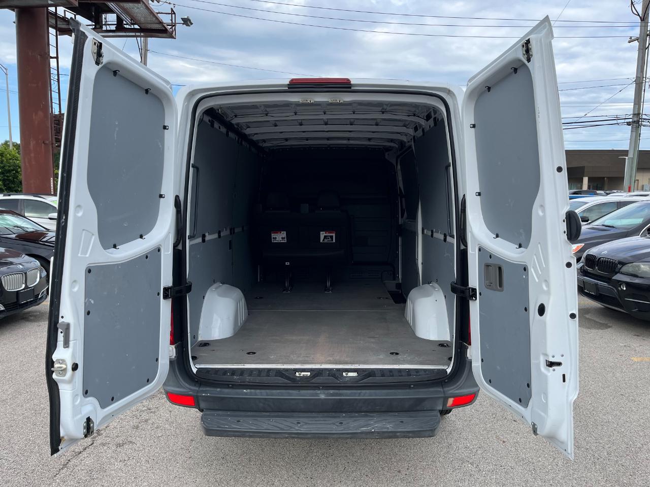 Mercedes-Benz Sprinter 2500 144-in. WB 2015