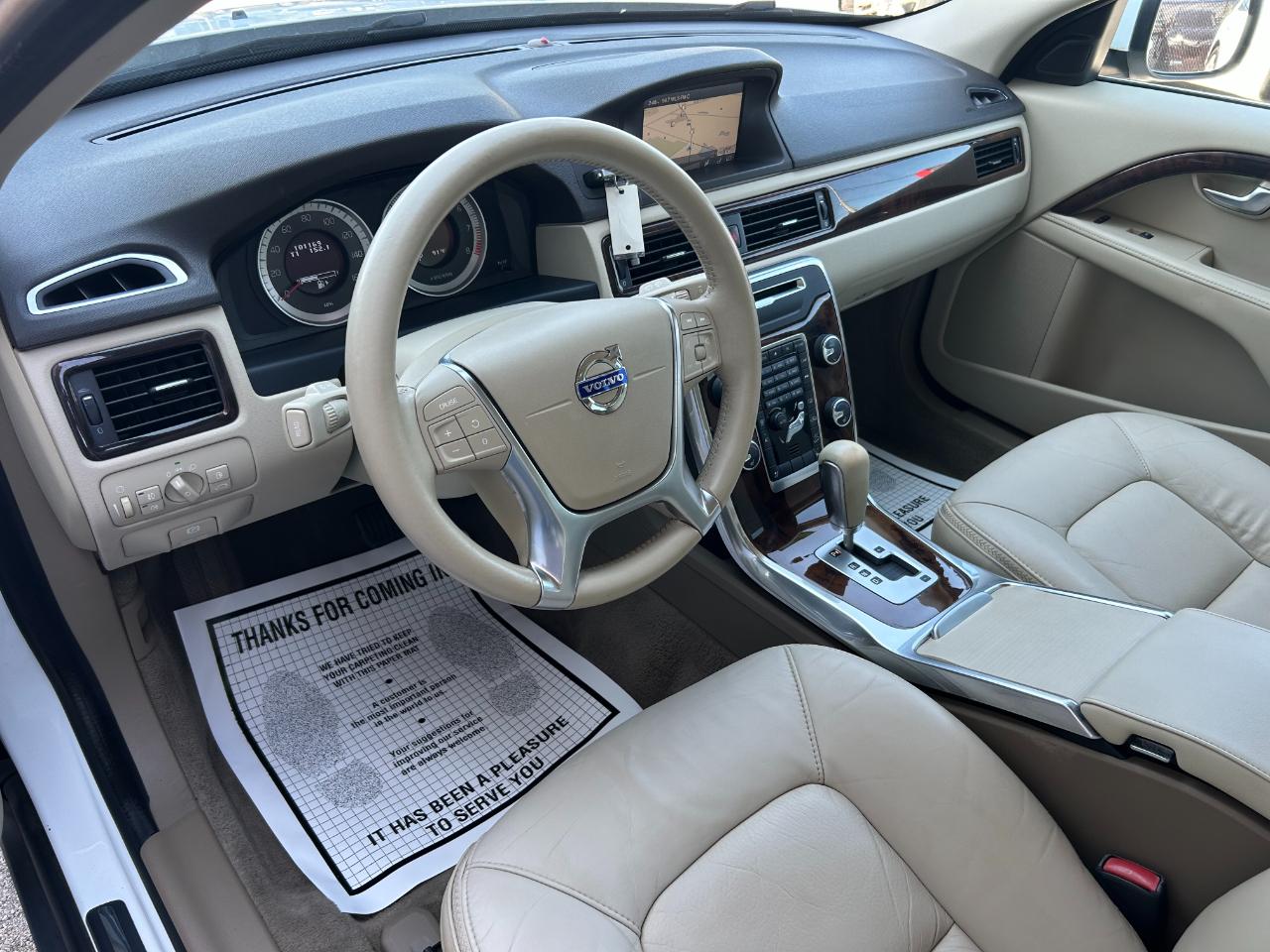 Volvo XC70 4dr Wgn 3.2L Premier Plus 2012