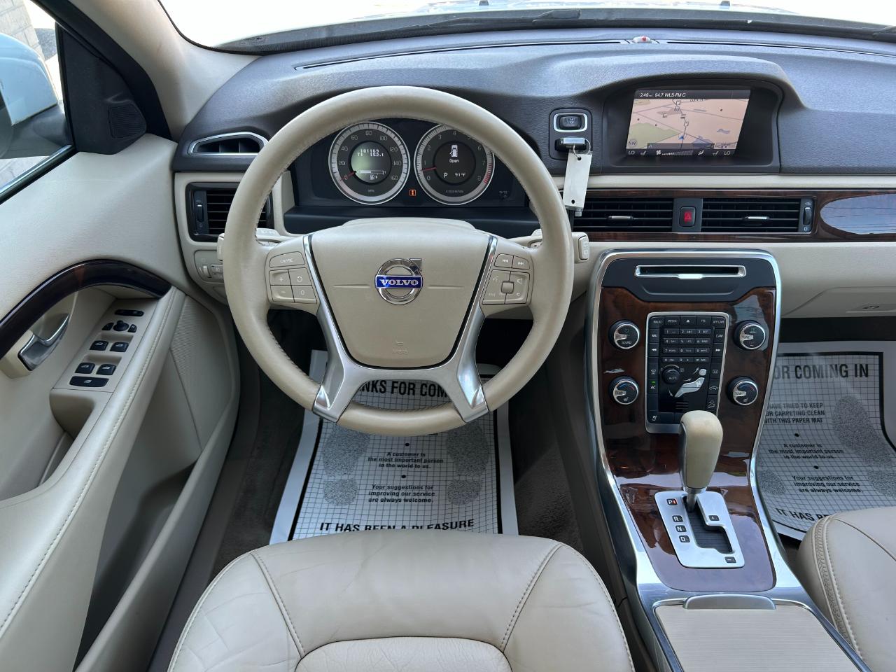Volvo XC70 4dr Wgn 3.2L Premier Plus 2012