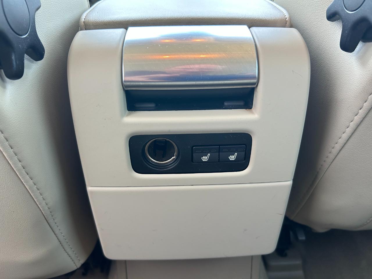 Volvo XC70 4dr Wgn 3.2L Premier Plus 2012