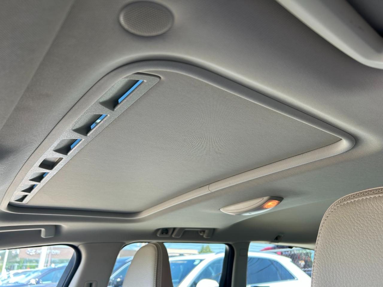 Volvo XC70 4dr Wgn 3.2L Premier Plus 2012