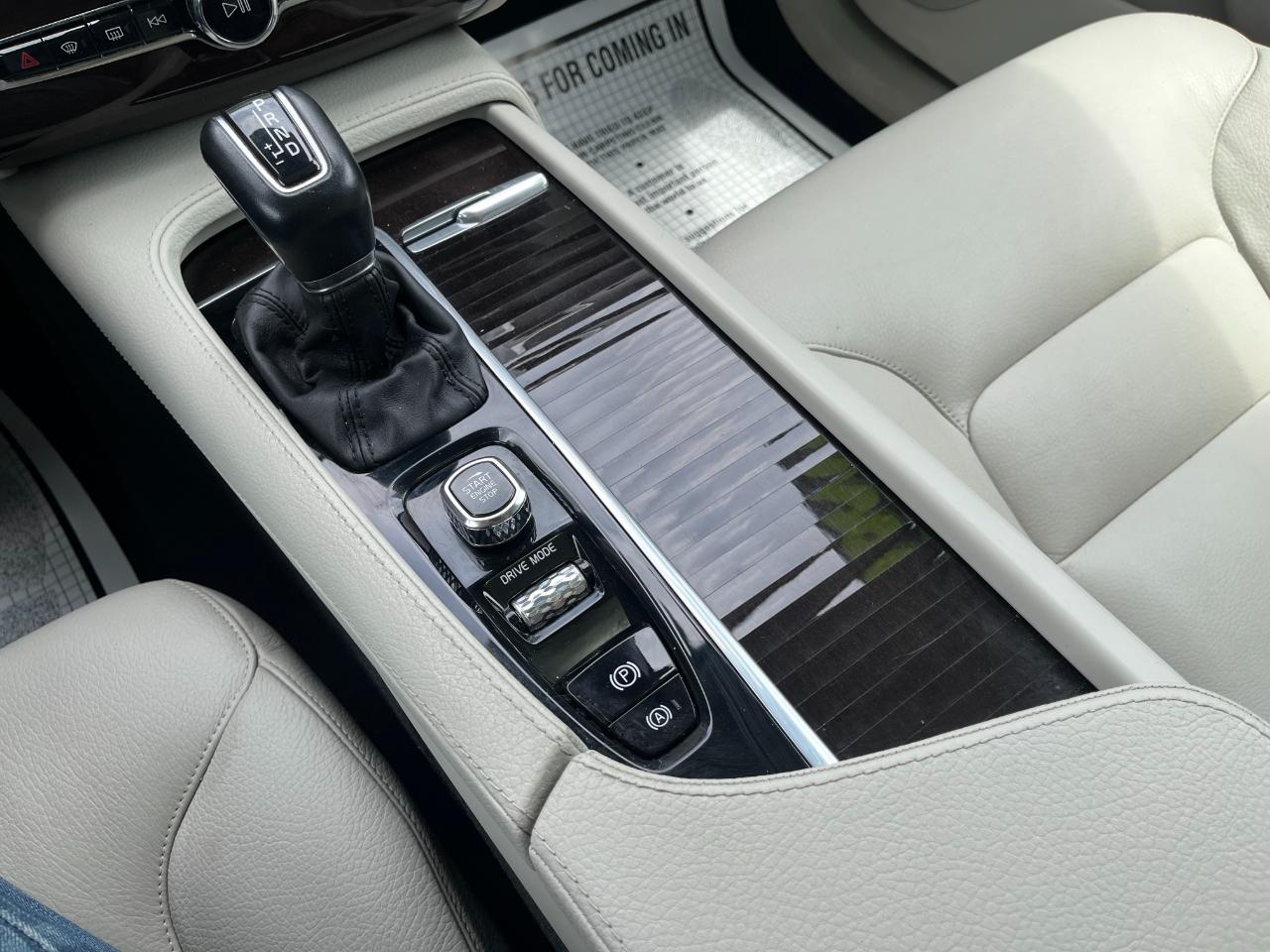 Volvo XC90 T6 Momentum AWD 2019