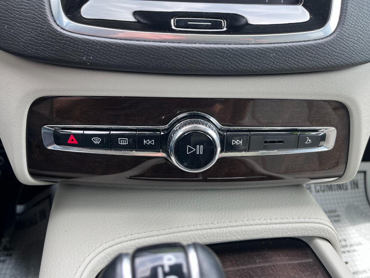 Volvo XC90 T6 Momentum AWD 2019