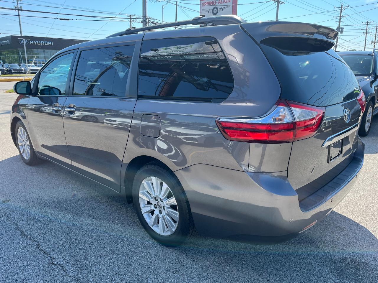 Toyota Sienna Limited Premium FWD 7-Passenger (Natl) 2015