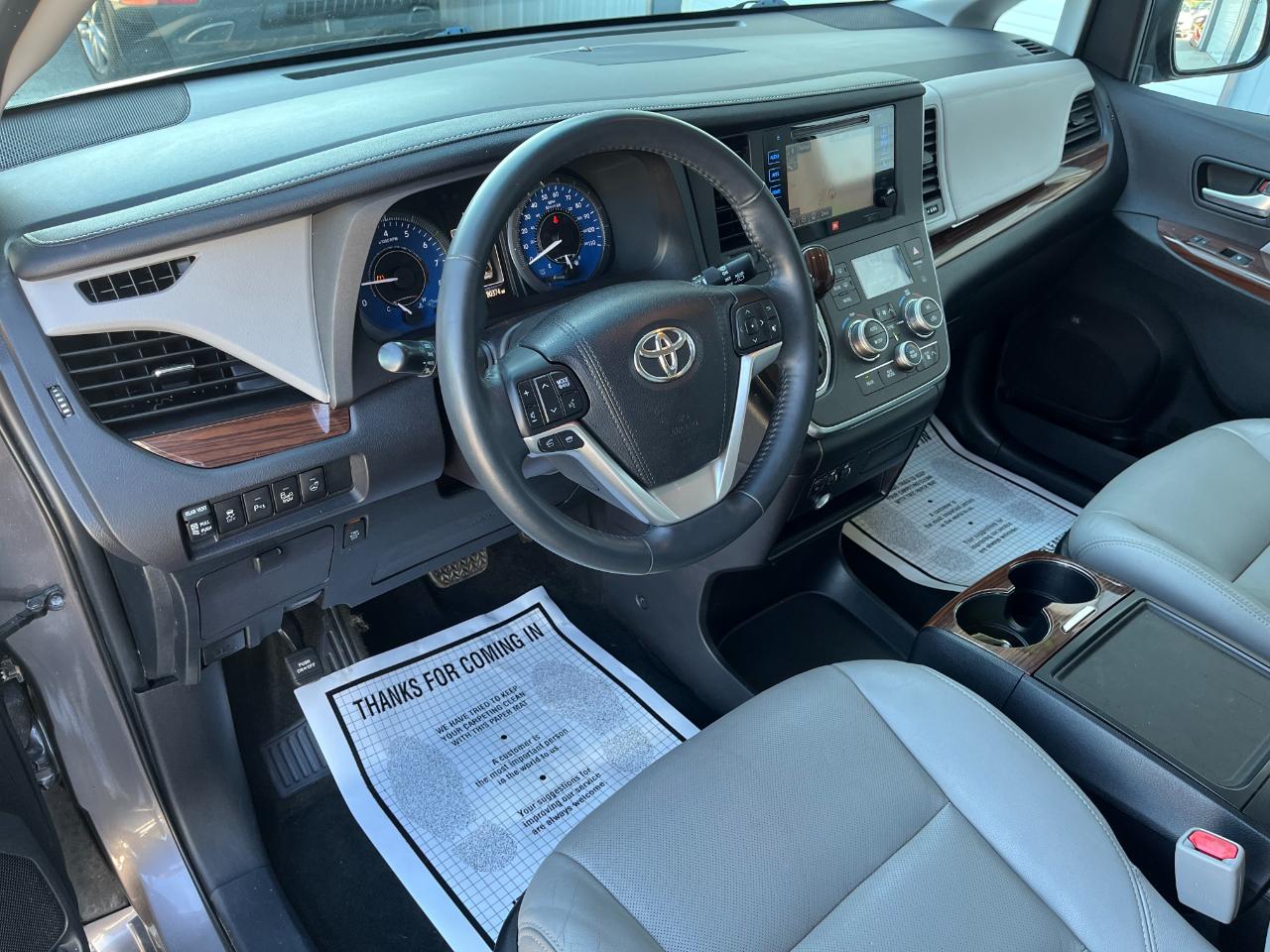 Toyota Sienna Limited Premium FWD 7-Passenger (Natl) 2015
