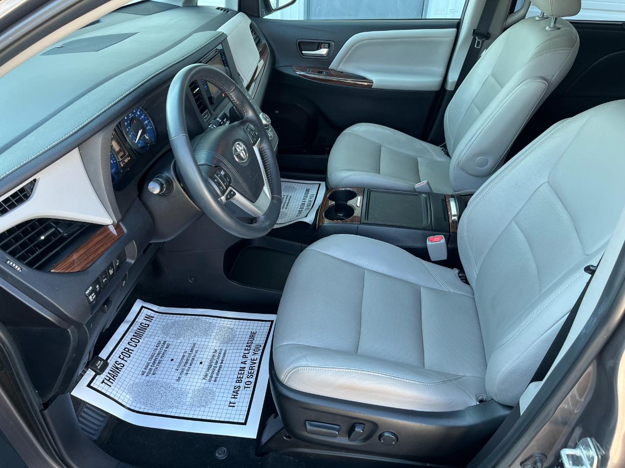 Toyota Sienna Limited Premium FWD 7-Passenger (Natl) 2015
