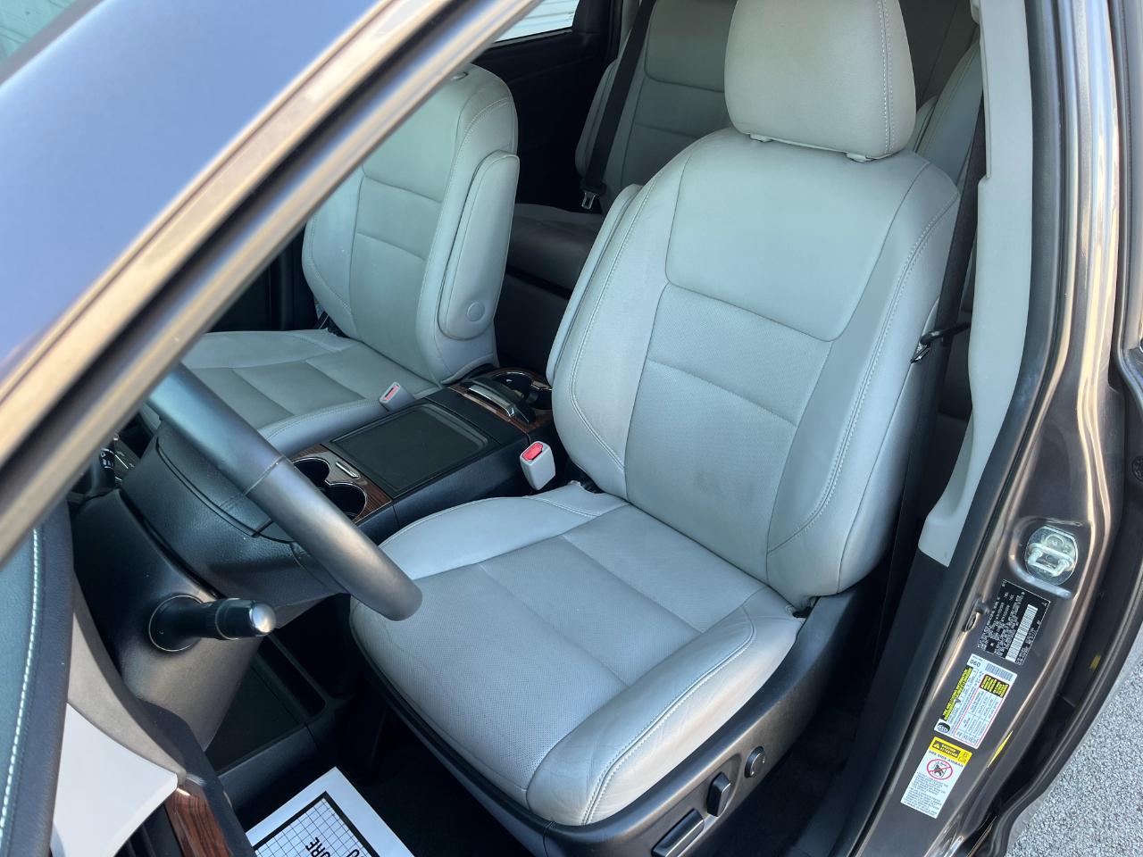 Toyota Sienna Limited Premium FWD 7-Passenger (Natl) 2015