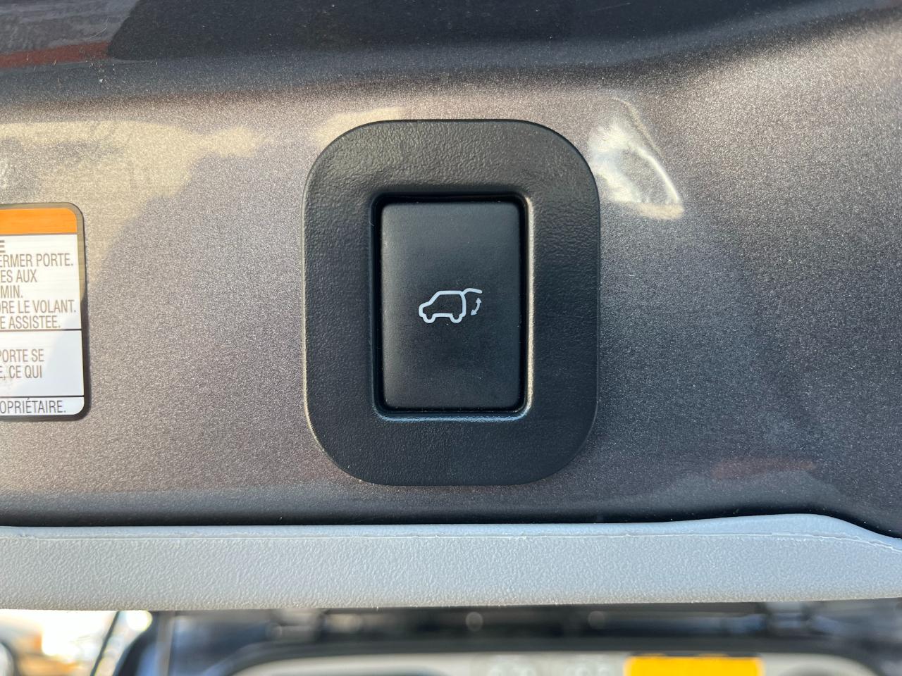 Toyota Sienna Limited Premium FWD 7-Passenger (Natl) 2015