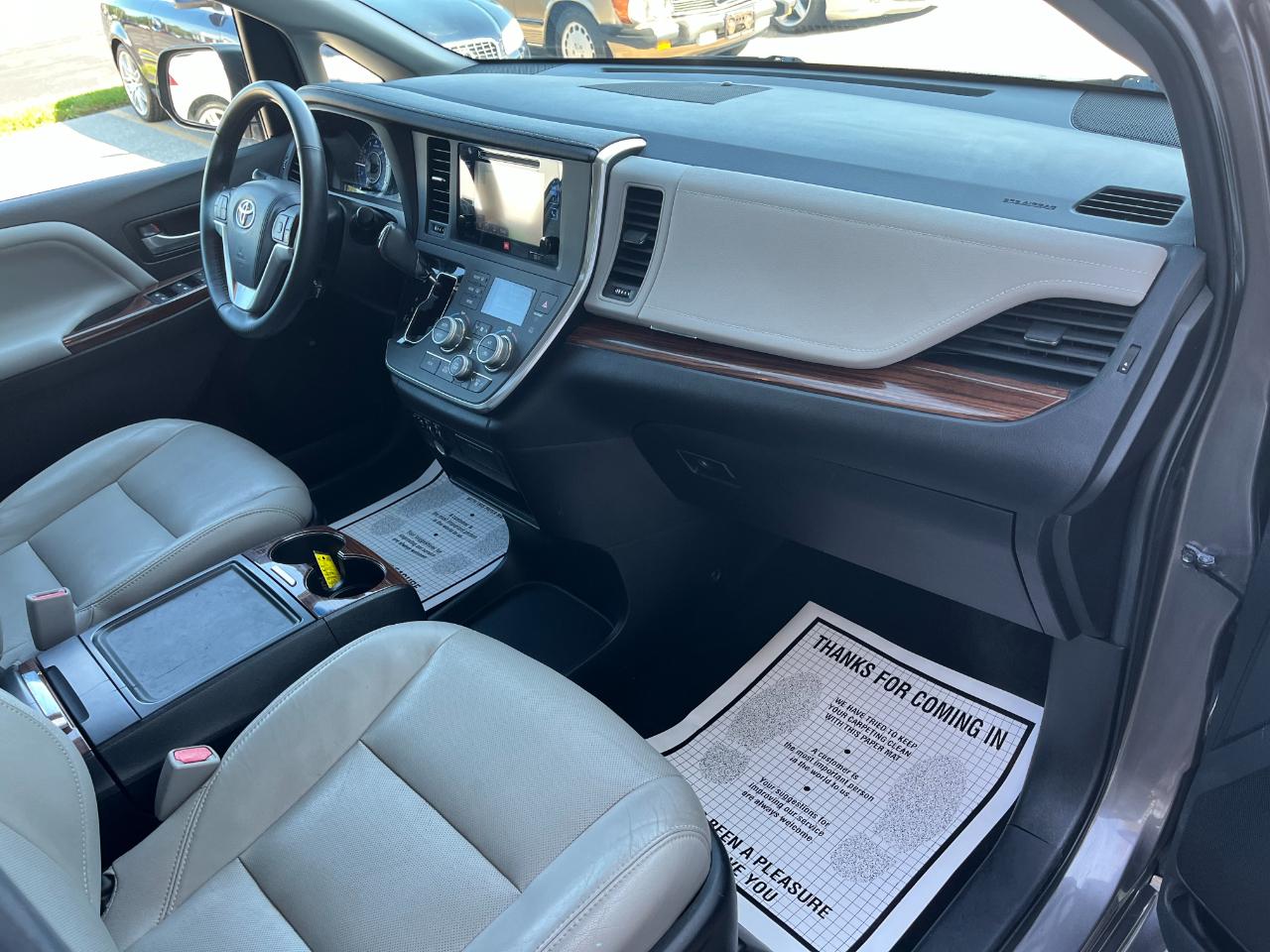 Toyota Sienna Limited Premium FWD 7-Passenger (Natl) 2015