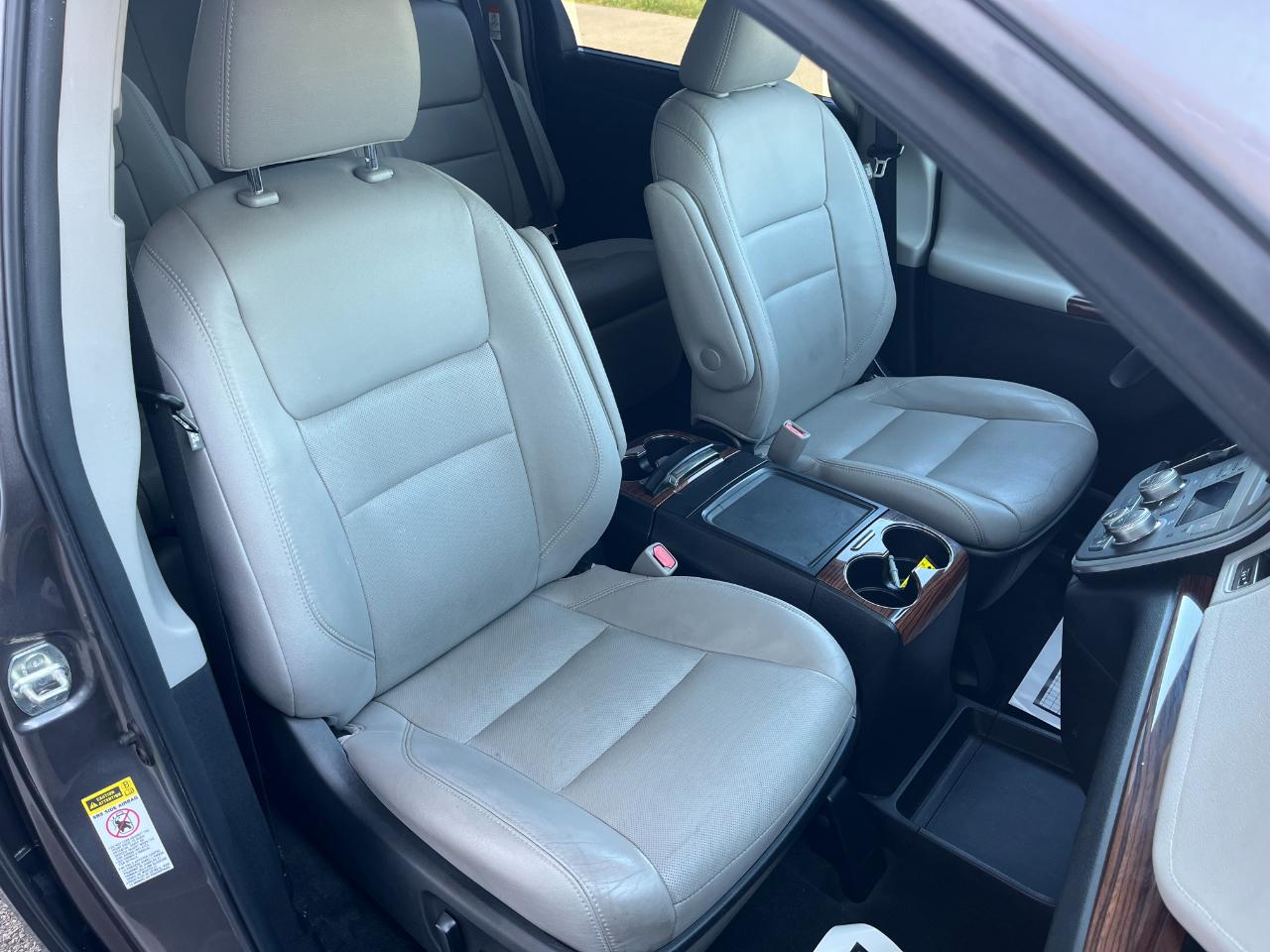 Toyota Sienna Limited Premium FWD 7-Passenger (Natl) 2015