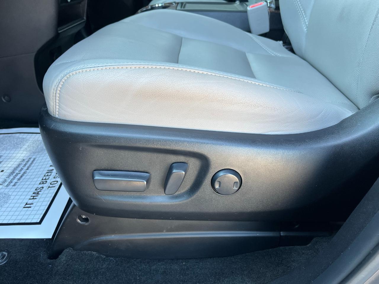 Toyota Sienna Limited Premium FWD 7-Passenger (Natl) 2015
