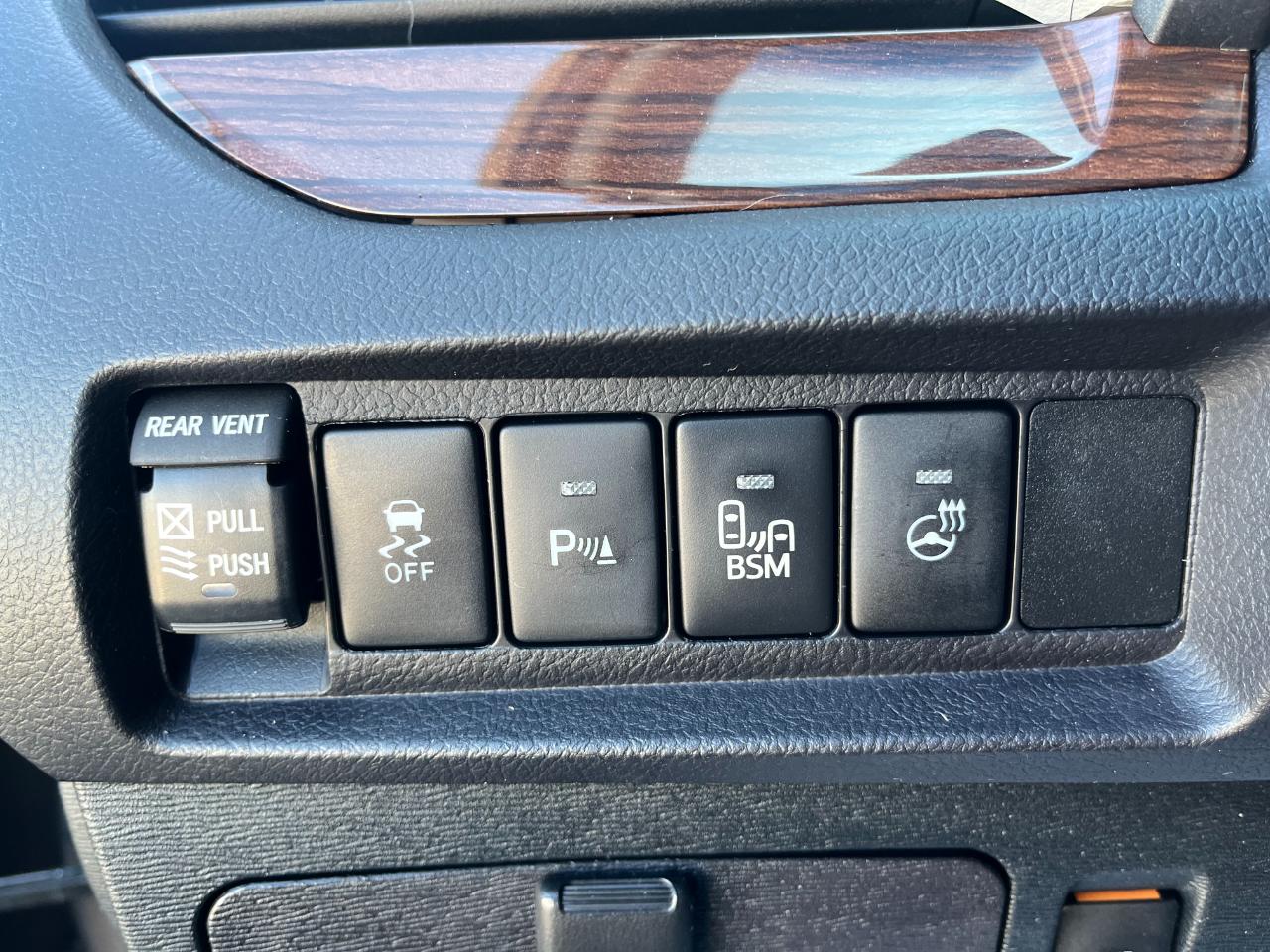 Toyota Sienna Limited Premium FWD 7-Passenger (Natl) 2015