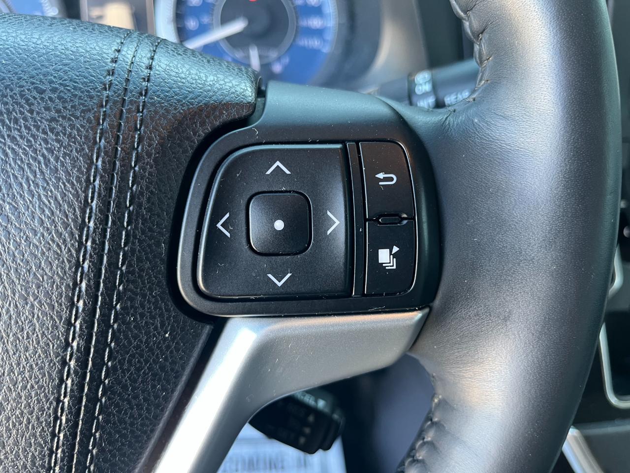 Toyota Sienna Limited Premium FWD 7-Passenger (Natl) 2015