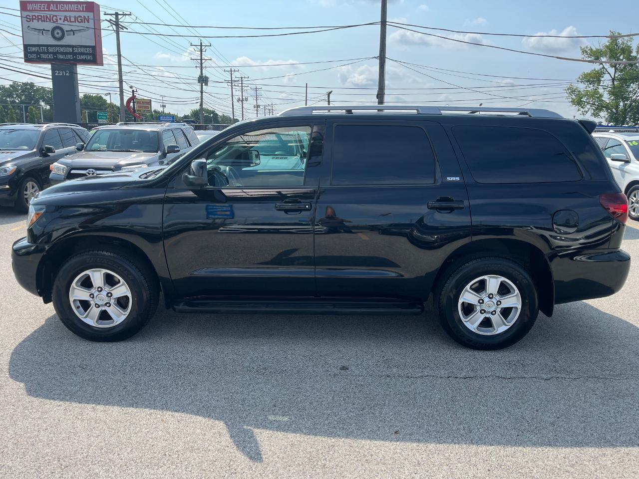 Toyota Sequoia SR5 5.7L 4WD 2018