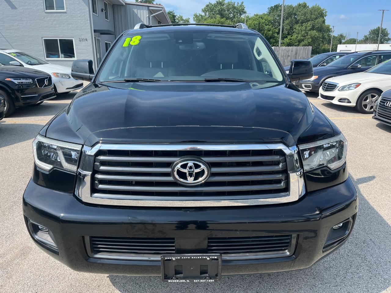 Toyota Sequoia SR5 5.7L 4WD 2018