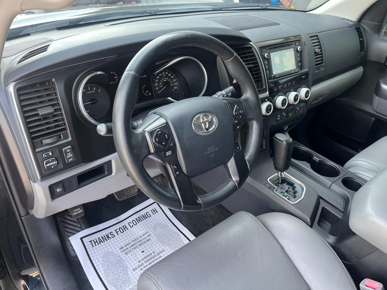 Toyota Sequoia SR5 5.7L 4WD 2018