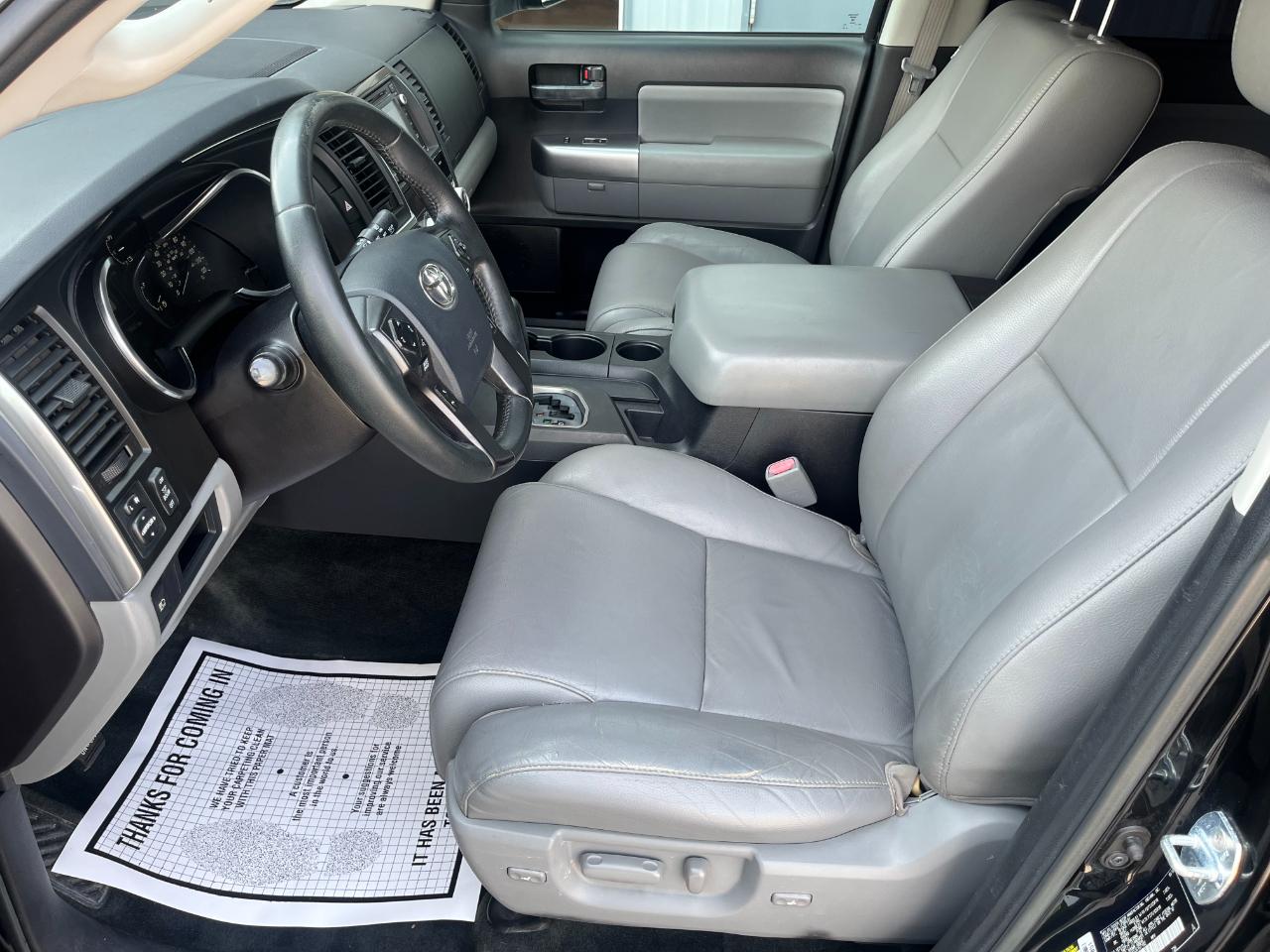 Toyota Sequoia SR5 5.7L 4WD 2018
