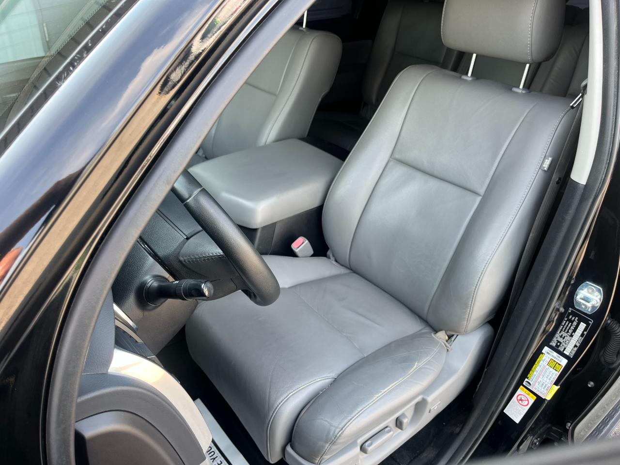 Toyota Sequoia SR5 5.7L 4WD 2018