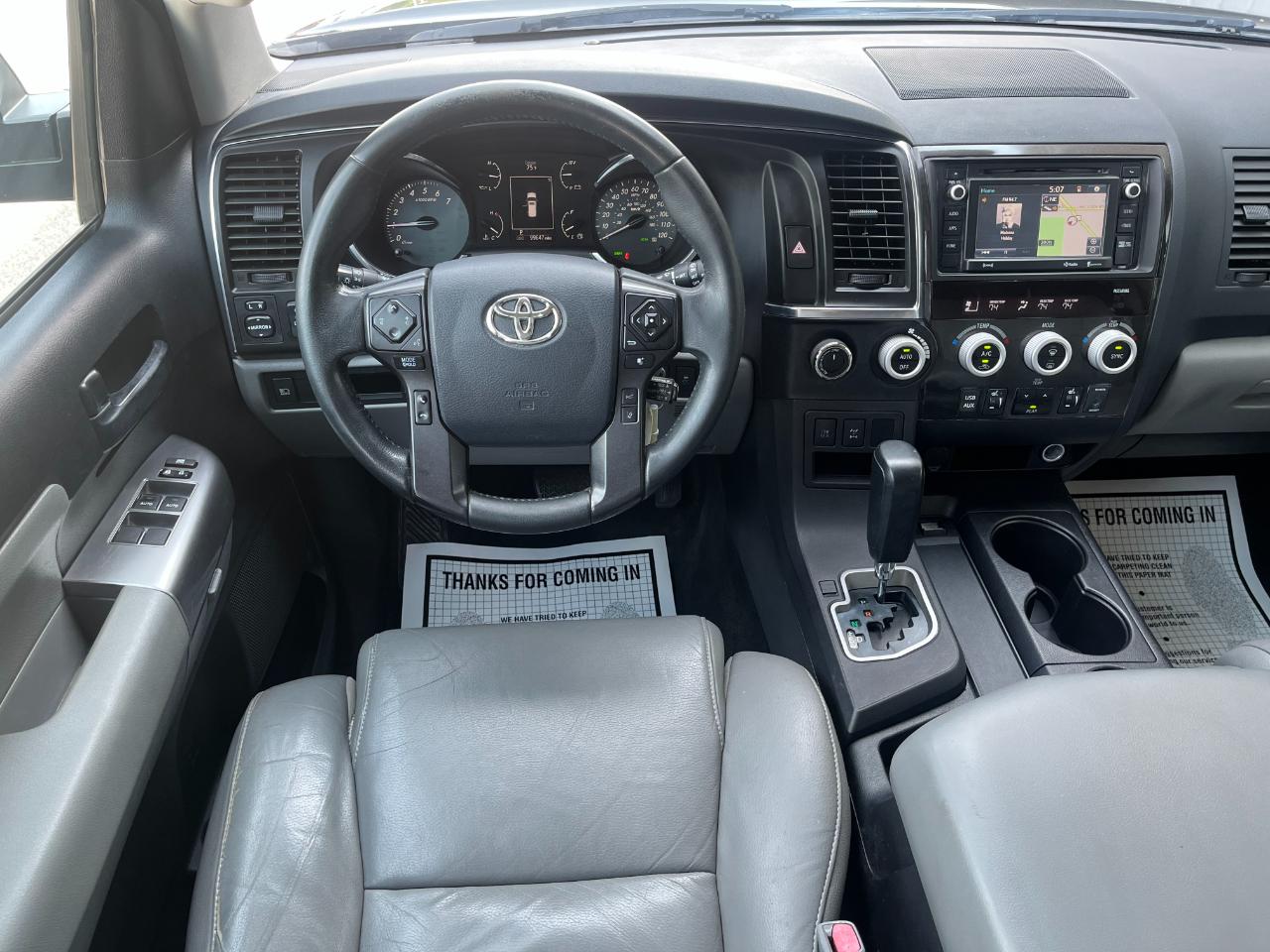 Toyota Sequoia SR5 5.7L 4WD 2018