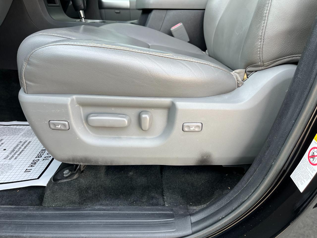 Toyota Sequoia SR5 5.7L 4WD 2018