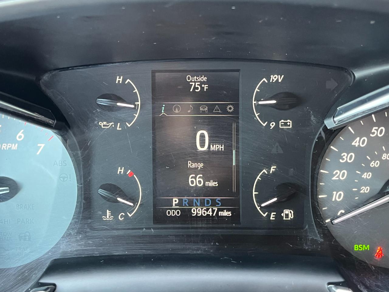 Toyota Sequoia SR5 5.7L 4WD 2018