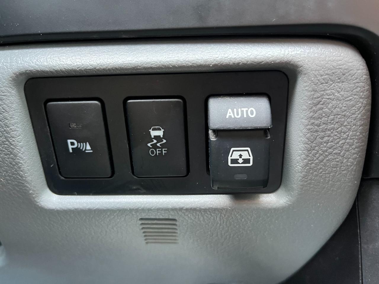 Toyota Sequoia SR5 5.7L 4WD 2018