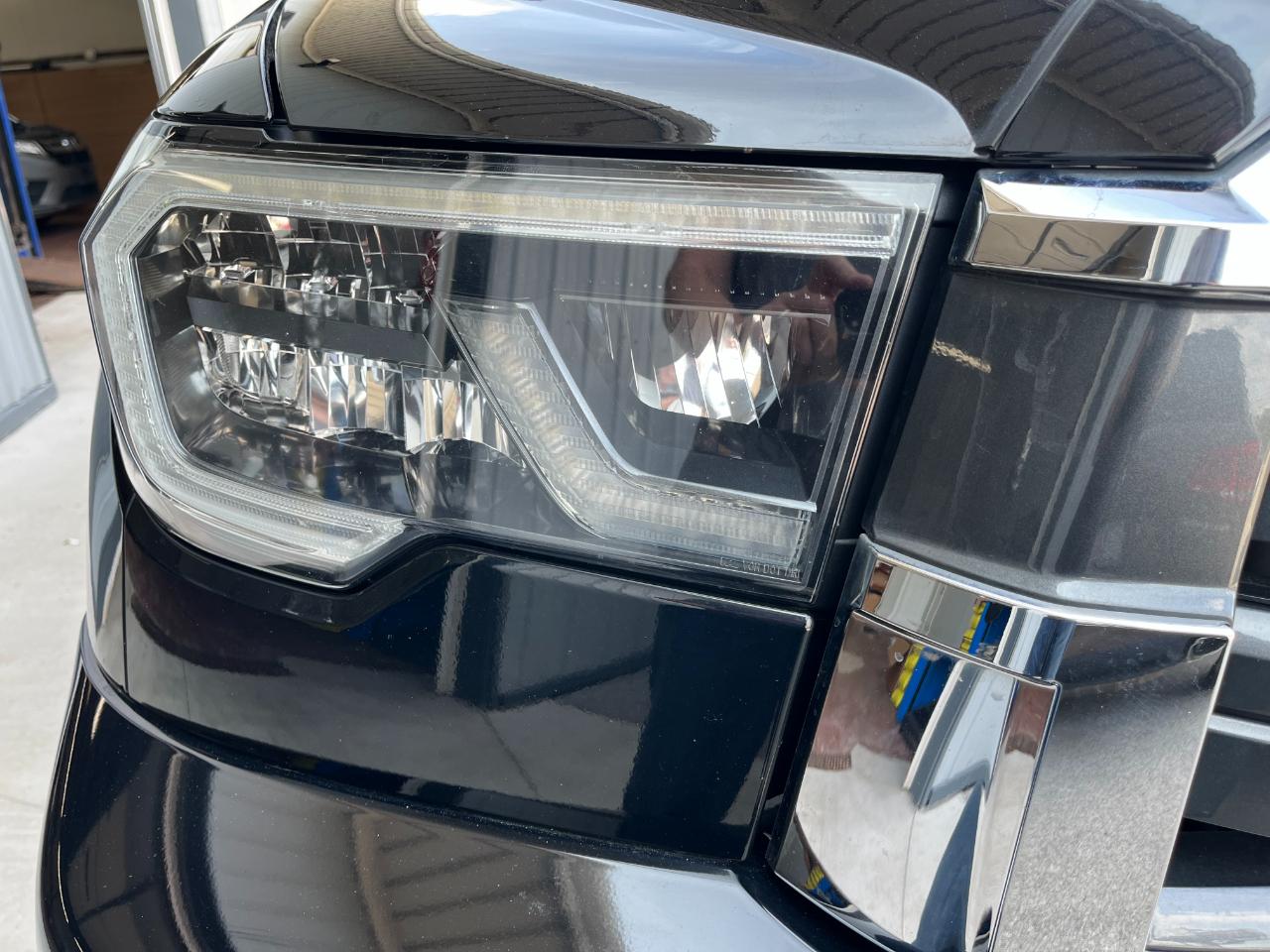 Toyota Sequoia SR5 5.7L 4WD 2018