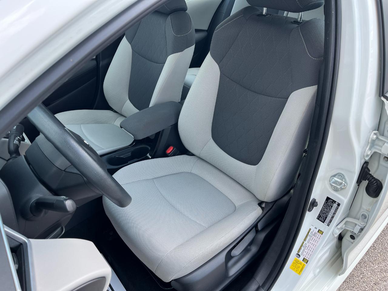 Toyota Corolla LE 2021