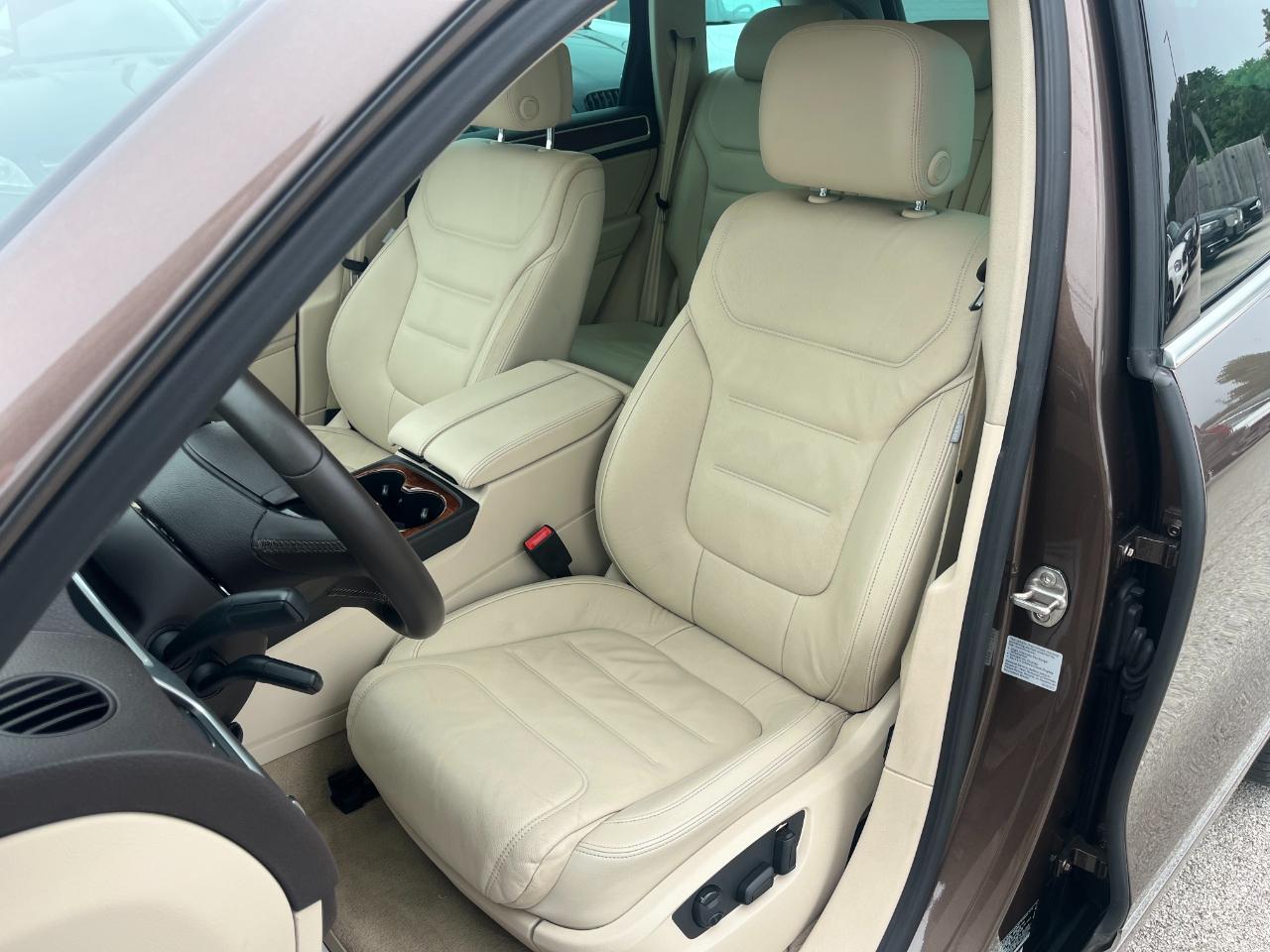 Volkswagen Touareg 4dr TDI Lux 2013