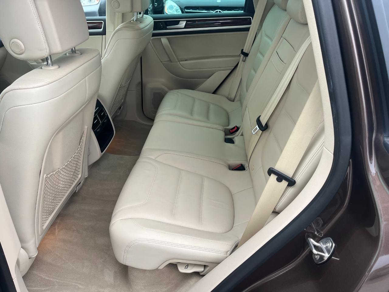 Volkswagen Touareg 4dr TDI Lux 2013